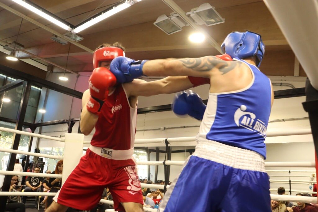 Imagen referencial de un combate entre dos boxeadores